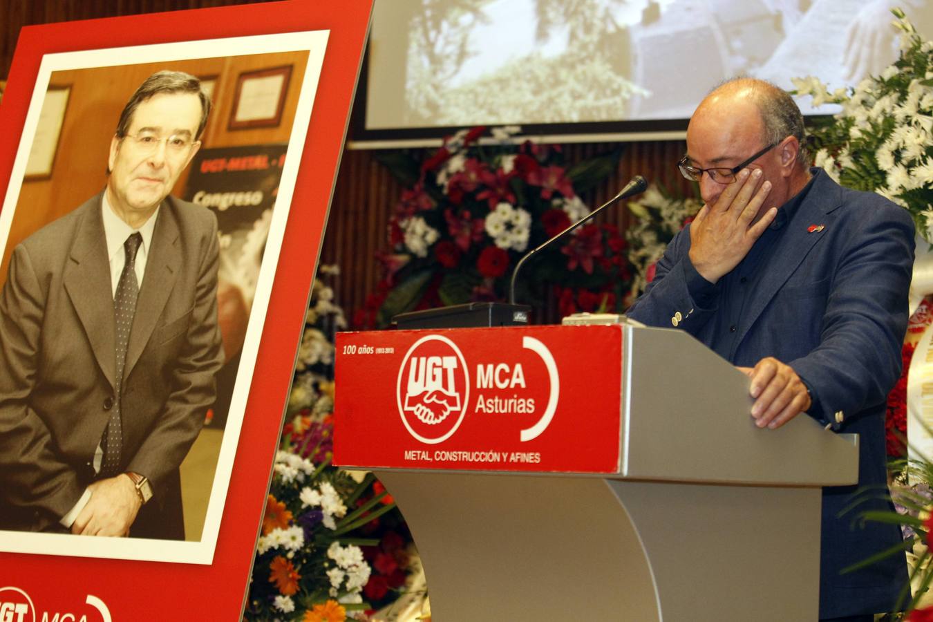 Multitudinaria despedida a Manuel Fernández &#039;Lito&#039;