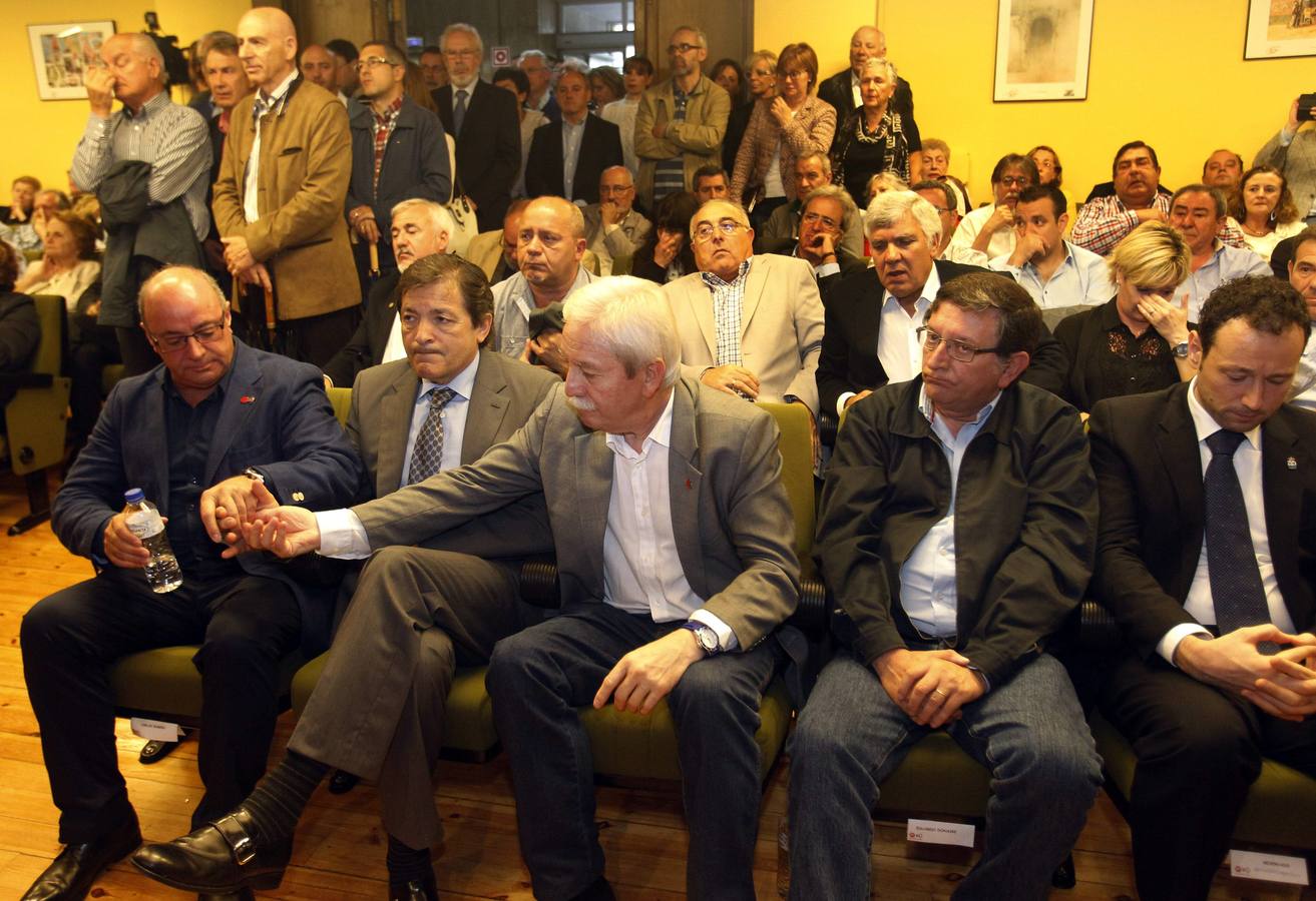 Multitudinaria despedida a Manuel Fernández &#039;Lito&#039;