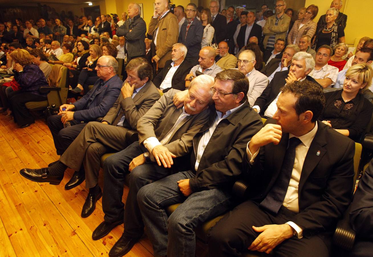 Multitudinaria despedida a Manuel Fernández &#039;Lito&#039;