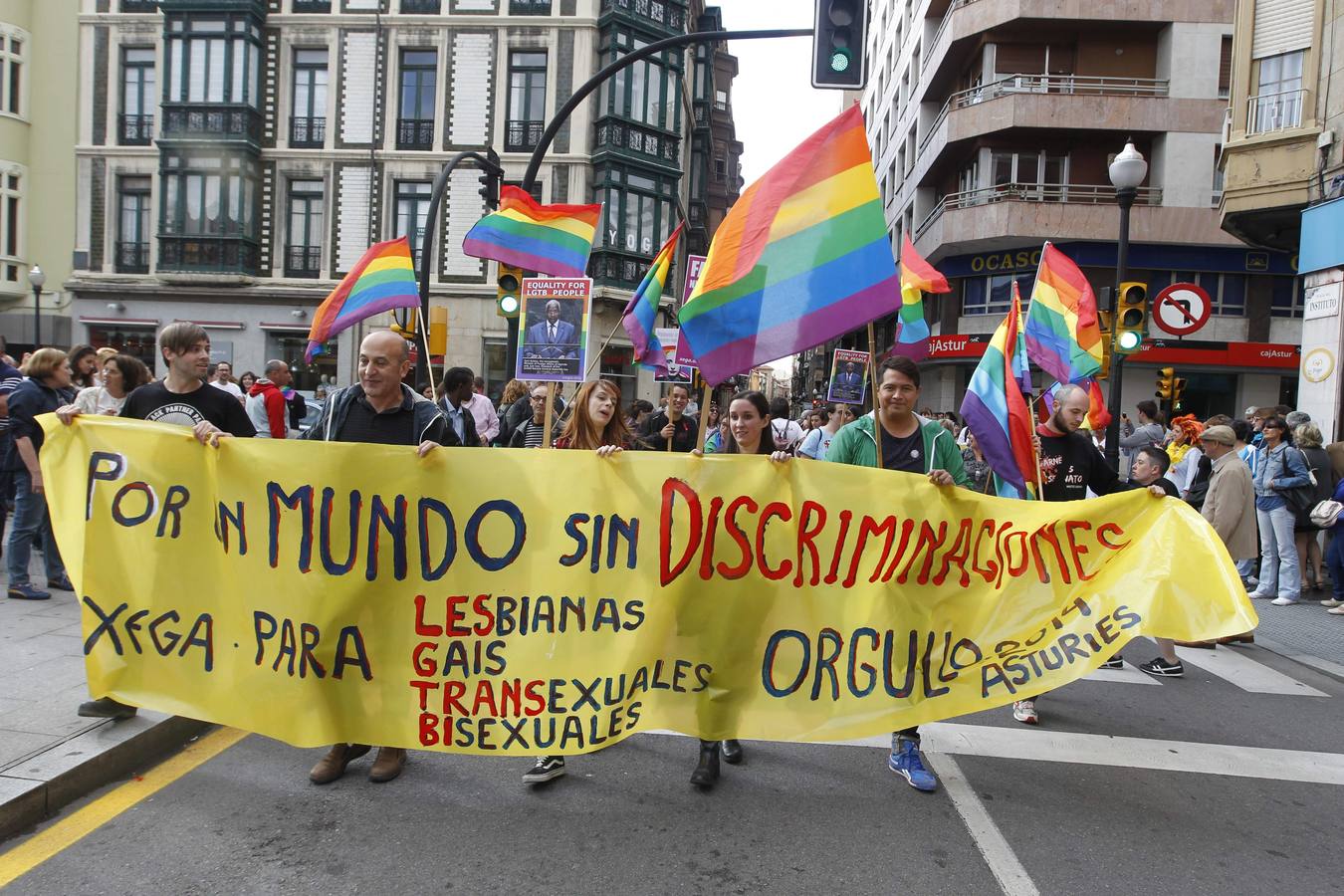 &#039;Orgullín&#039; gay por las calles de Gijón