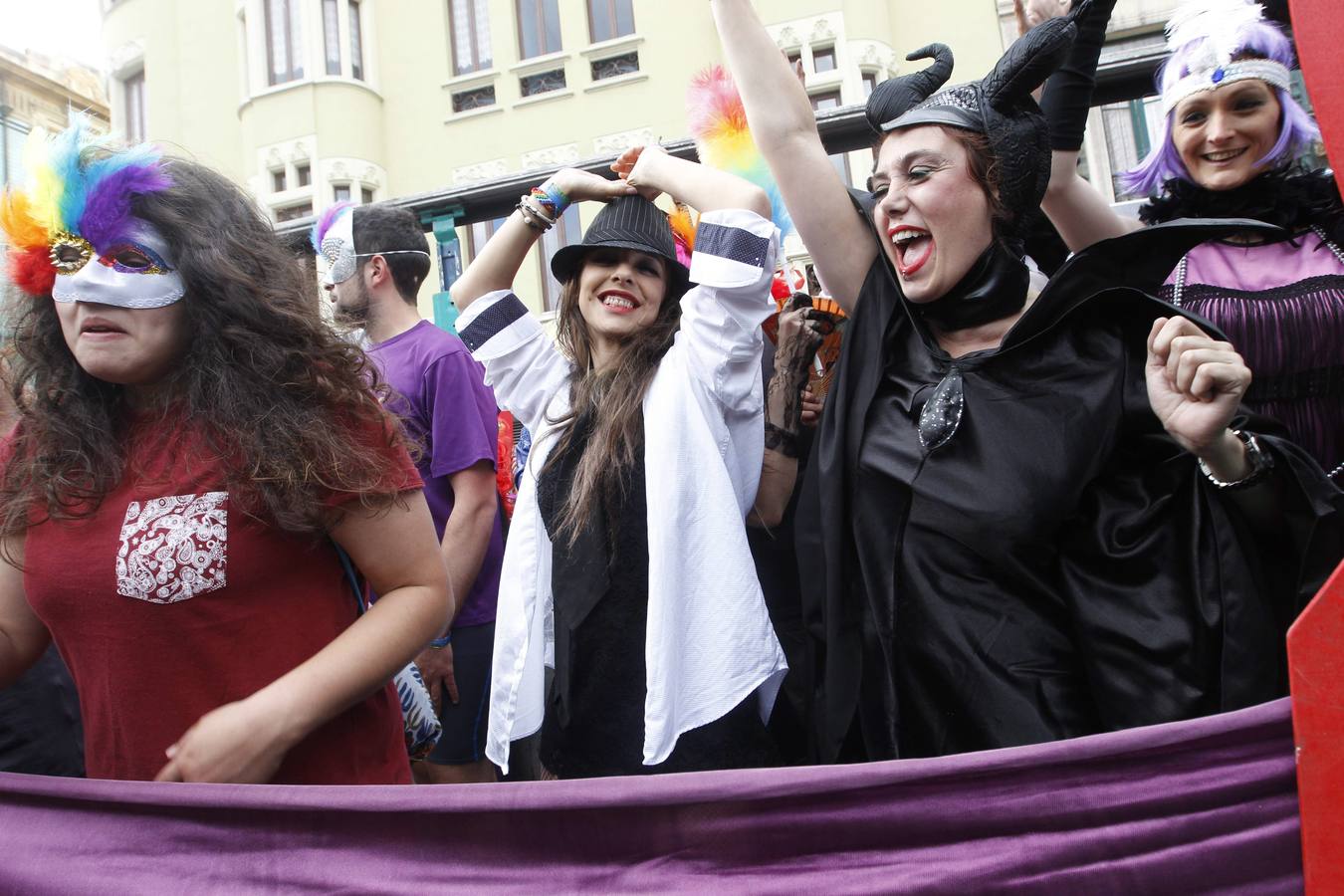 &#039;Orgullín&#039; gay por las calles de Gijón