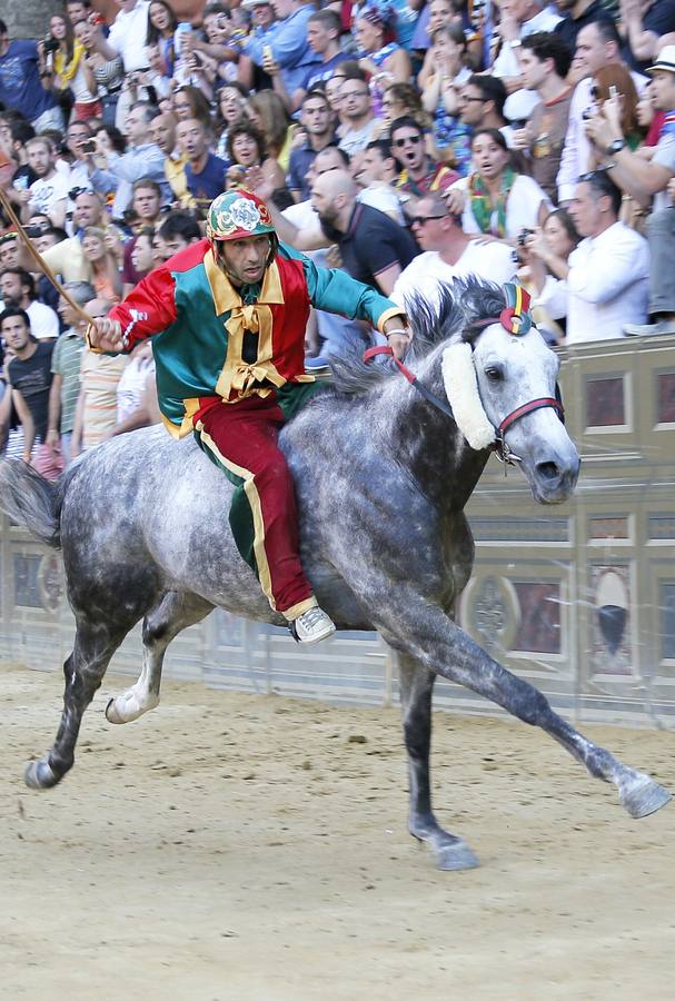 Palio de Siena, una carrera antigua, famosa y peligrosa