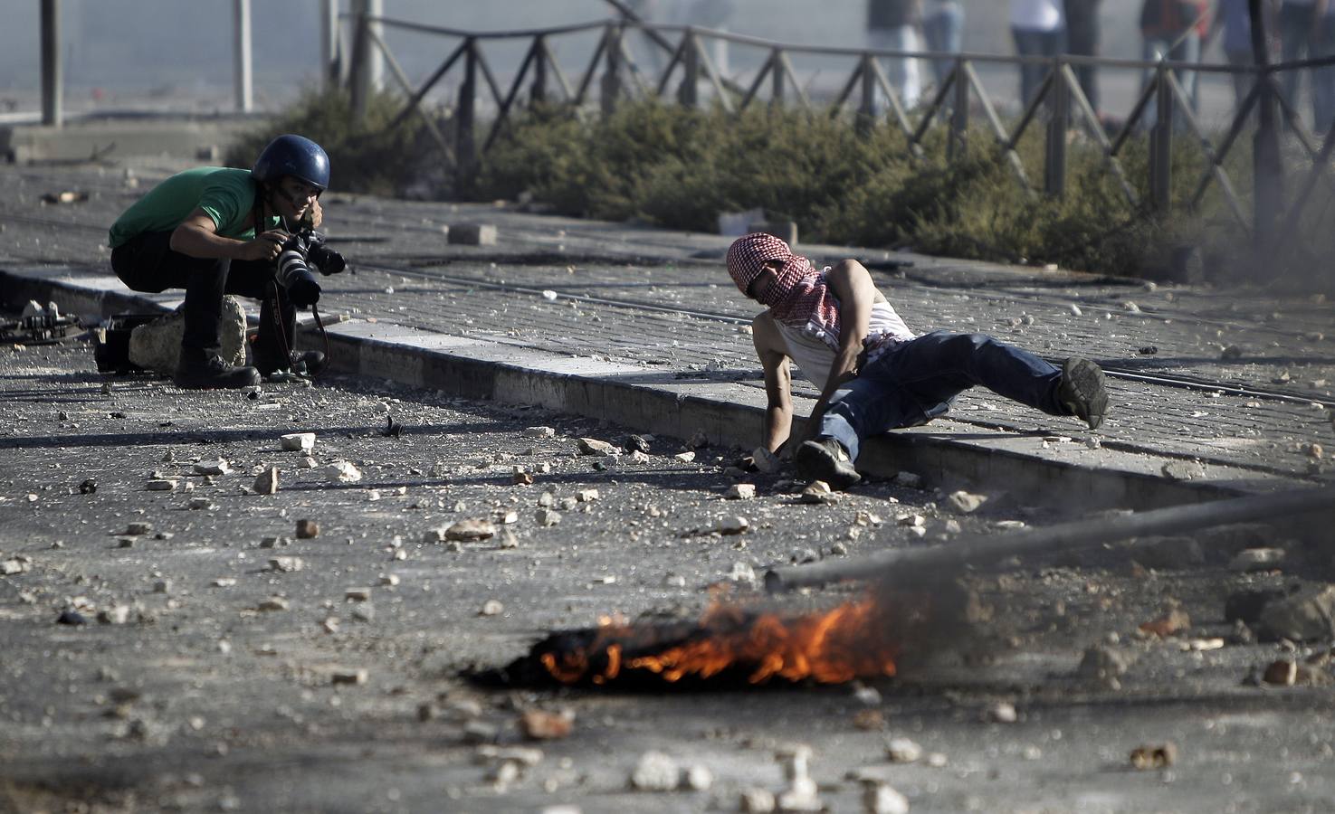 Batalla callejera entre israelíes y palestinos