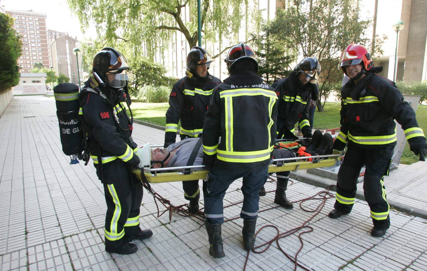 Simulacro de los bomberos en Gijón