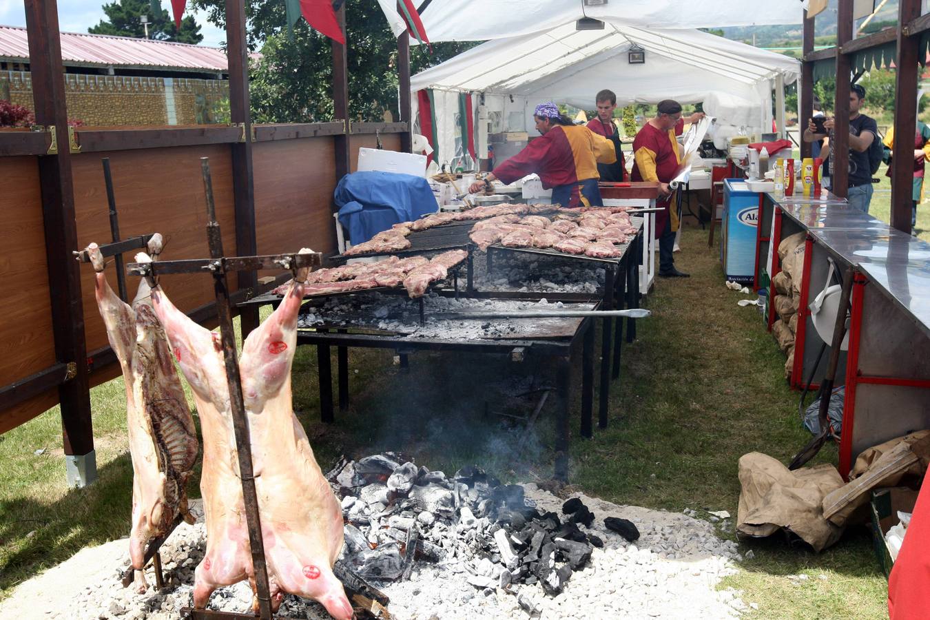 Mercado de la fiesta de Los Exconxuraos en Llanera