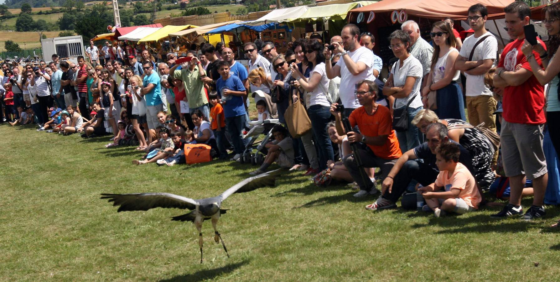 Mercado de la fiesta de Los Exconxuraos en Llanera