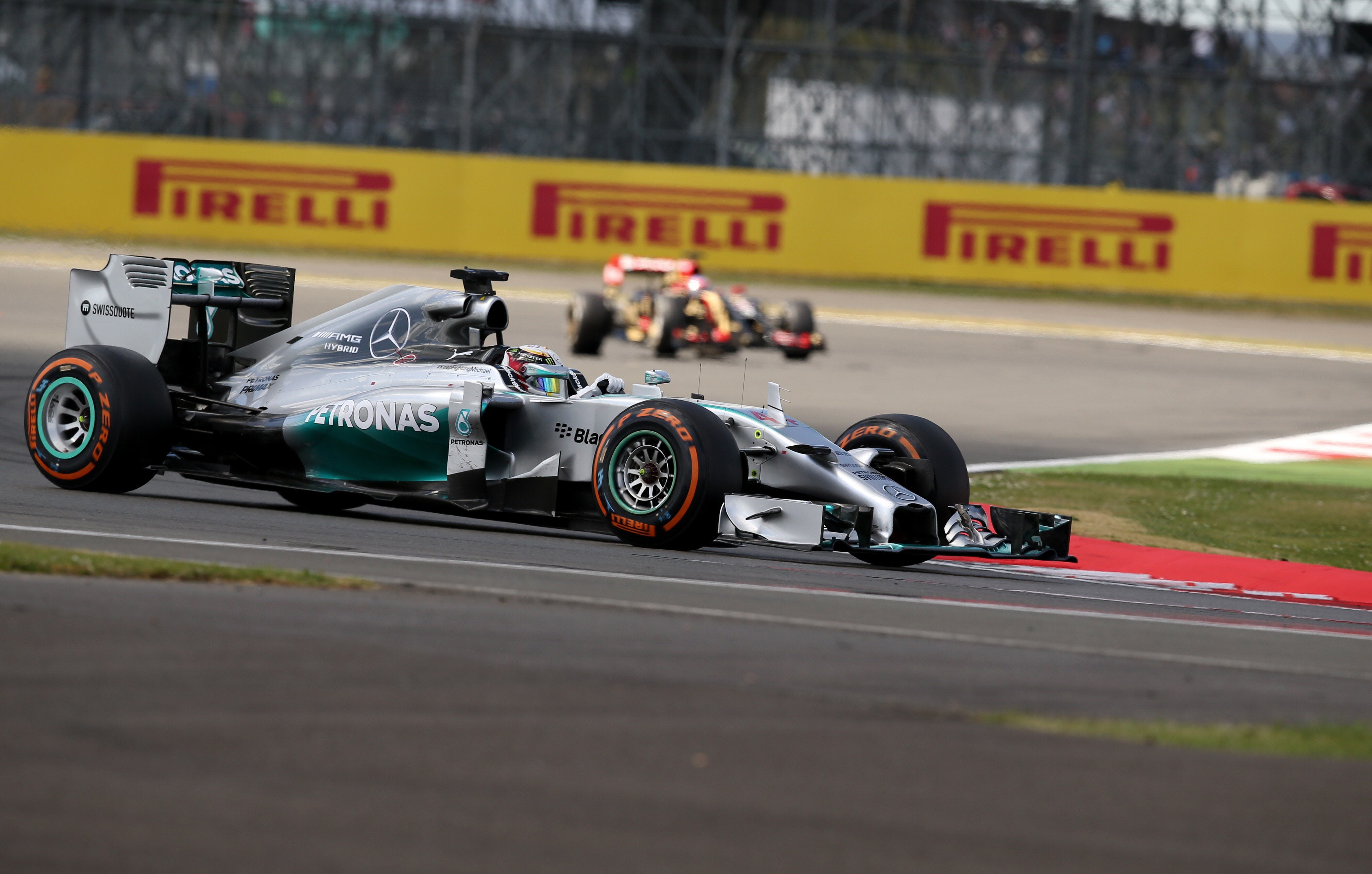 Lewis Hamilton, ganador de la carrera, durante la prueba.