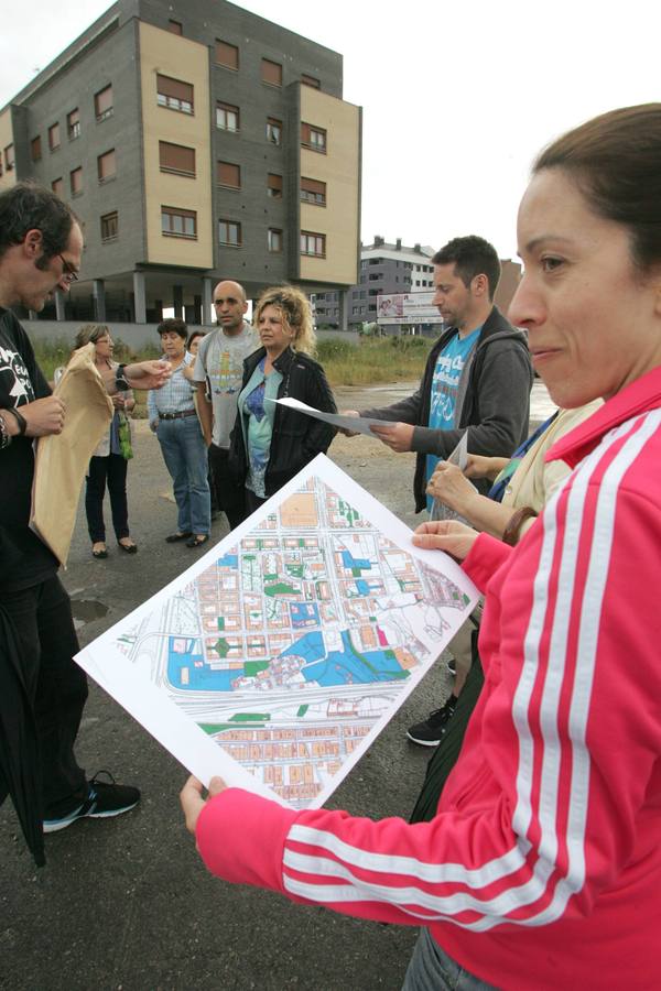 Vecinos de Gijón, en pie de guerra contra los solares abandonados