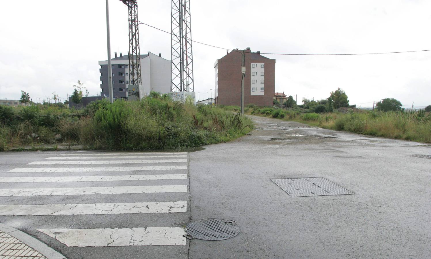 Vecinos de Gijón, en pie de guerra contra los solares abandonados