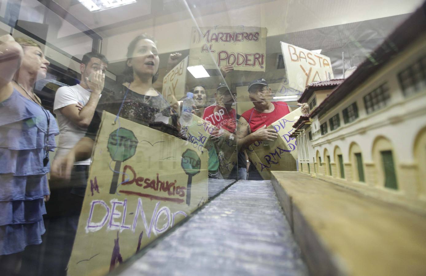 La manifestación de los vecinos de El Nodo, en imágenes