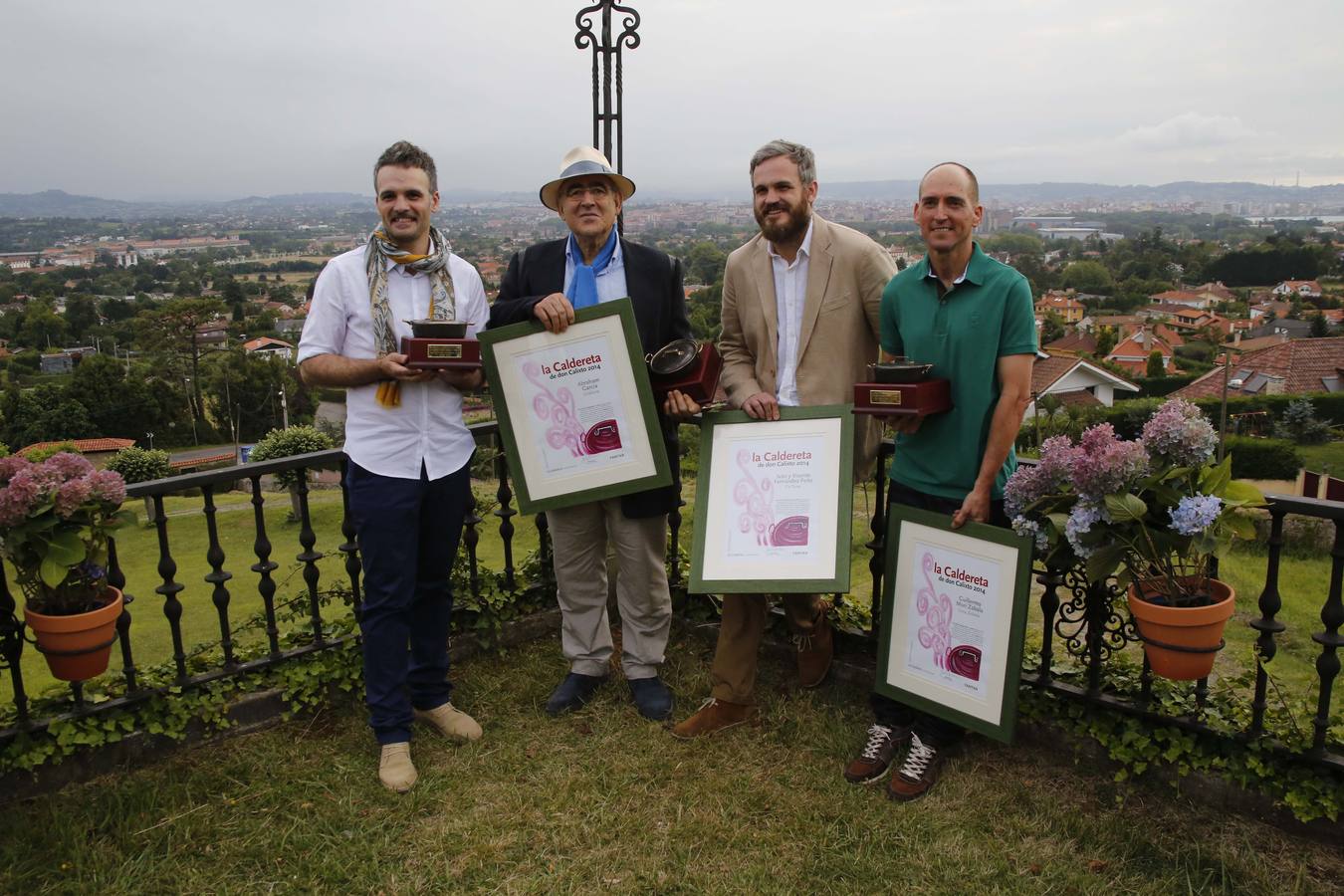 Los nuevos maestros Caldereta de Don Calixto reciben su premio