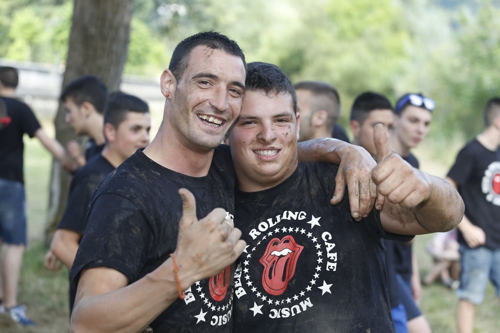 La jira de Sotrondio acaba en el barro