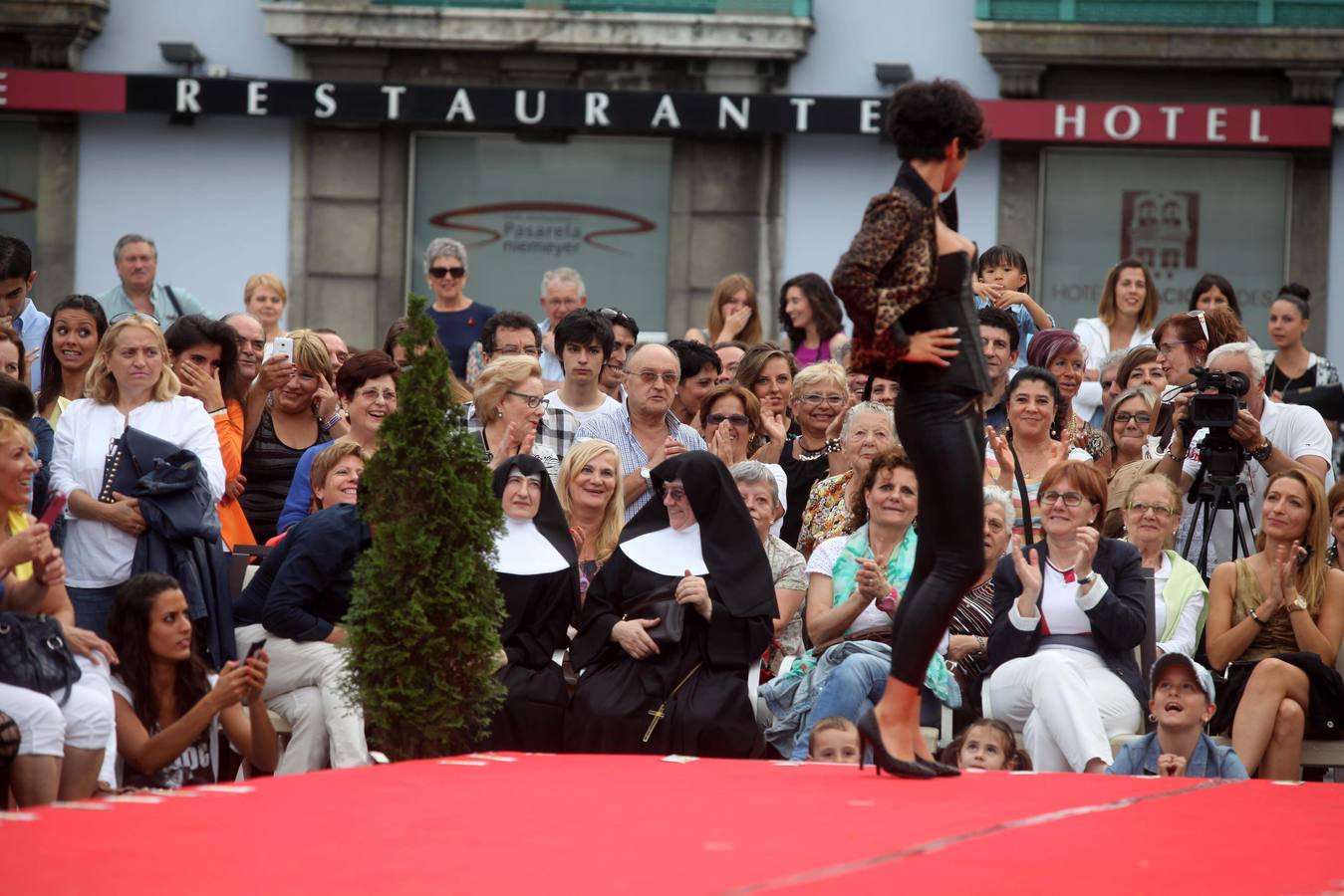 Desfile de moda y belleza, en Avilés