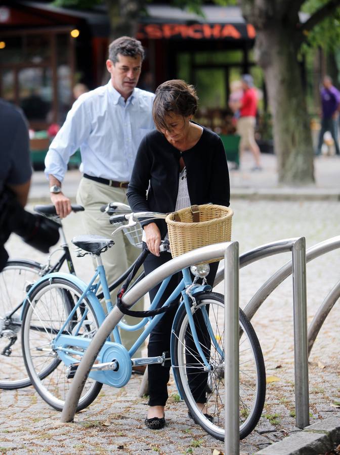 Carmen Moriyón, Rafael Felgueroso y Fernando Couto pedalean para inaugurar el carril bici