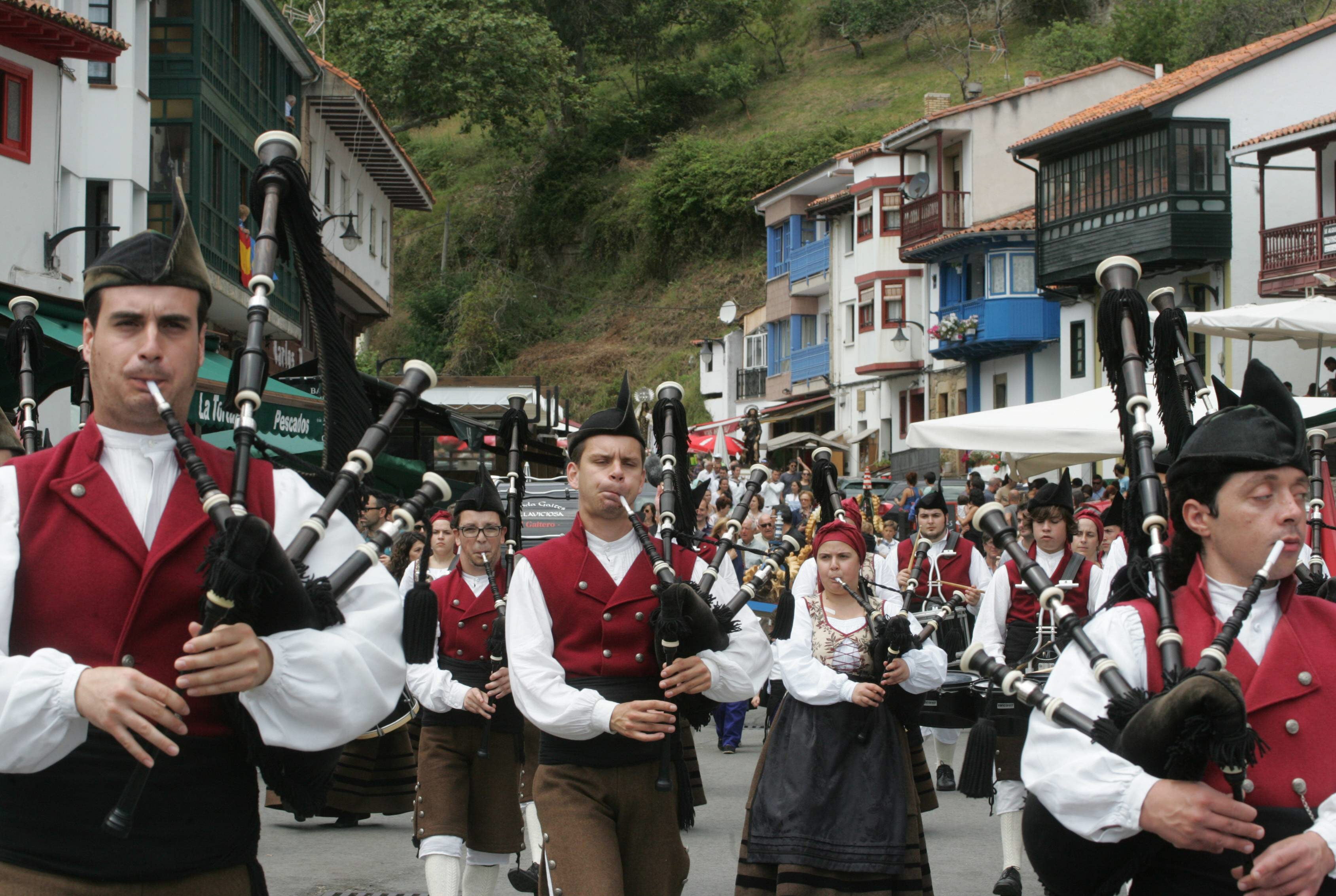 Tazones celebra las fiestas del Carmen