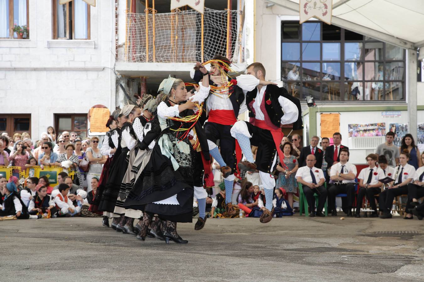 Llanes celebra el día grande de las fiestas de la Magdalena