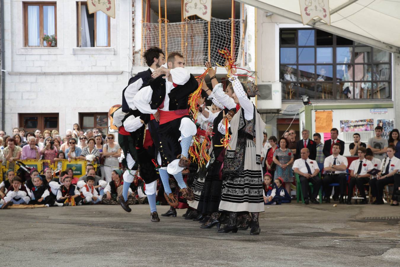 Llanes celebra el día grande de las fiestas de la Magdalena