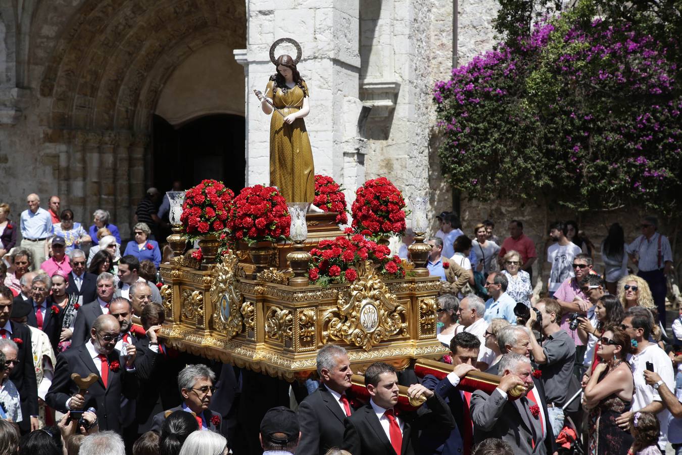 Llanes celebra el día grande de las fiestas de la Magdalena