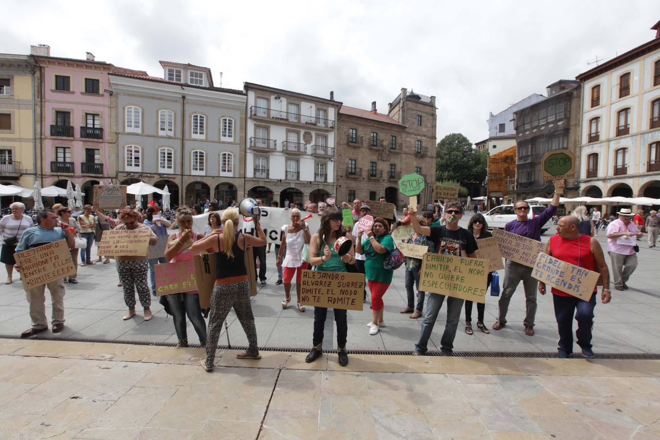 Vecinos del Nodo protestan en el Ayuntamiento