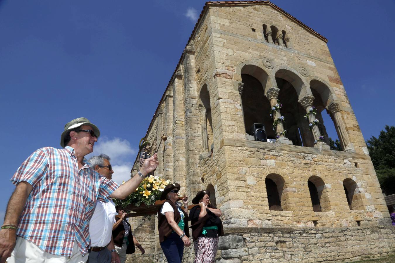 Santa María se rinde al Apóstol