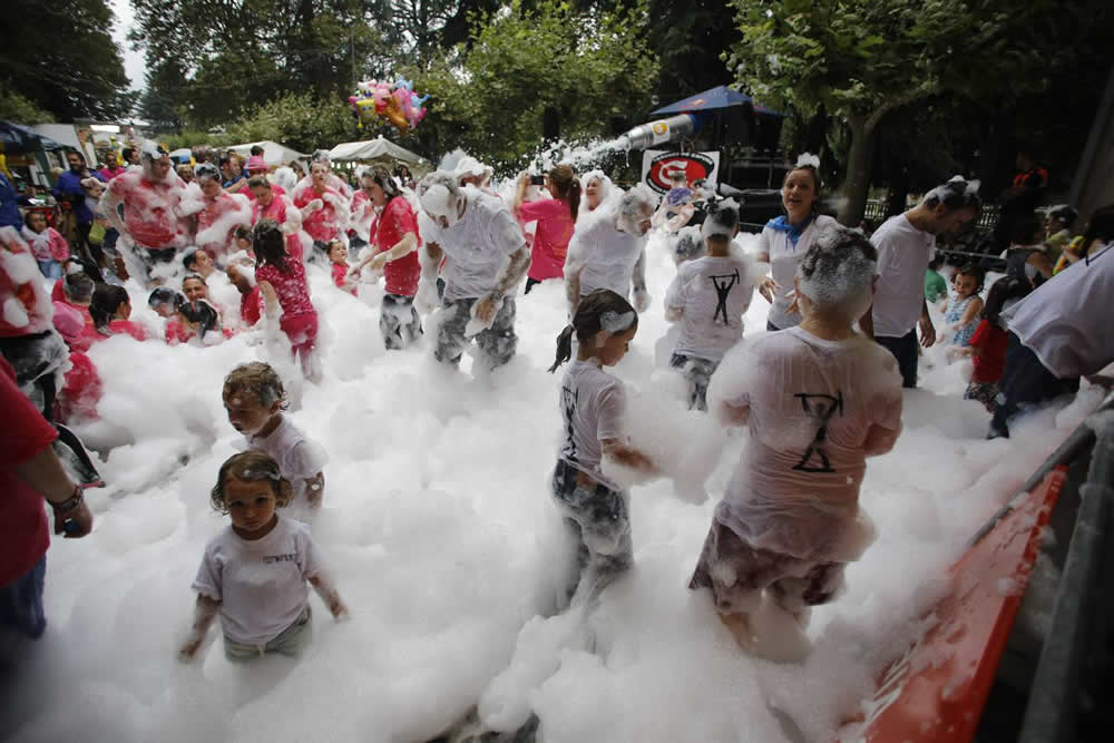 La jira de Santiago cierra las fiesta de Sama de Langreo