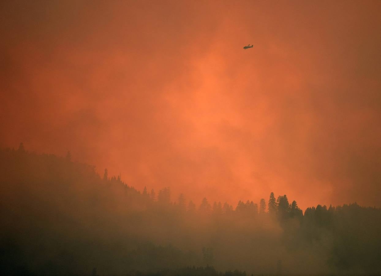 El fuego amenaza el Parque Nacional de Yosemite