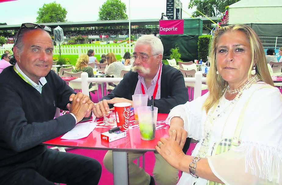 Pedro Sánchez, Luis Barrena y Kiti de la Concha.