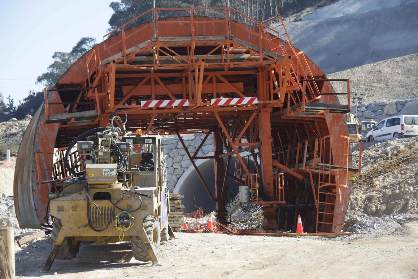 Así se construyó el tramo de la Autovía del Cantábrico, A-8, entre Pendueles y La Franca
