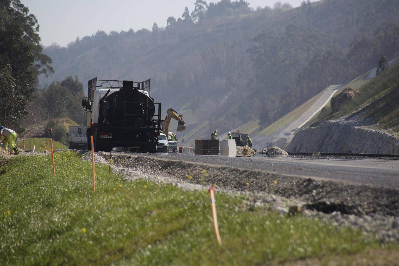 Así se construyó el tramo de la Autovía del Cantábrico, A-8, entre Pendueles y La Franca