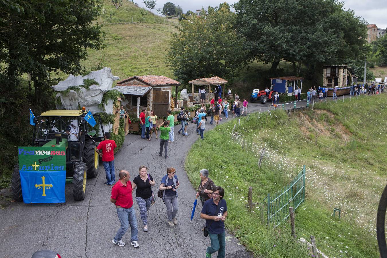 Multitudinario Concurso de Carrozas en Valdesoto