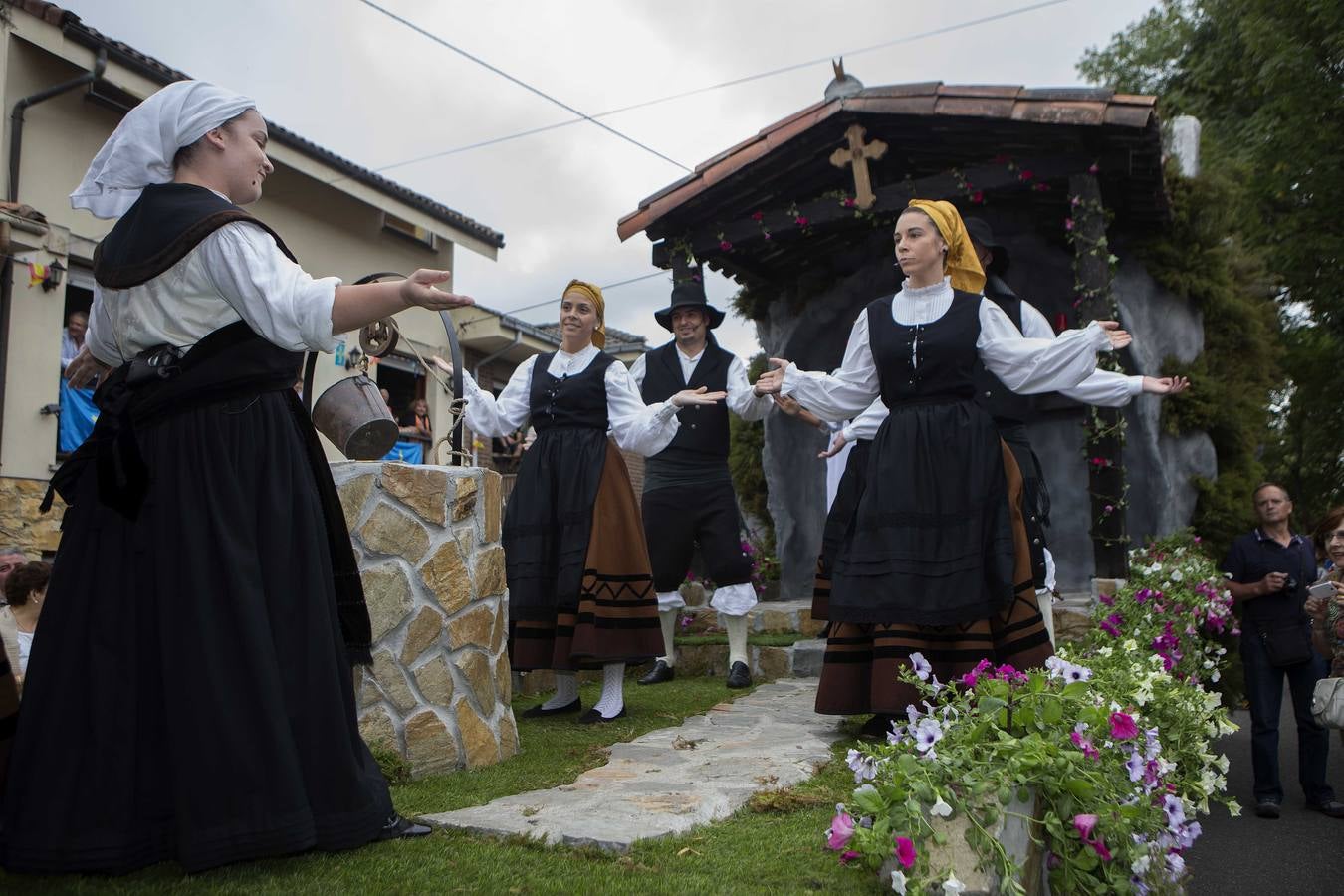 Multitudinario Concurso de Carrozas en Valdesoto