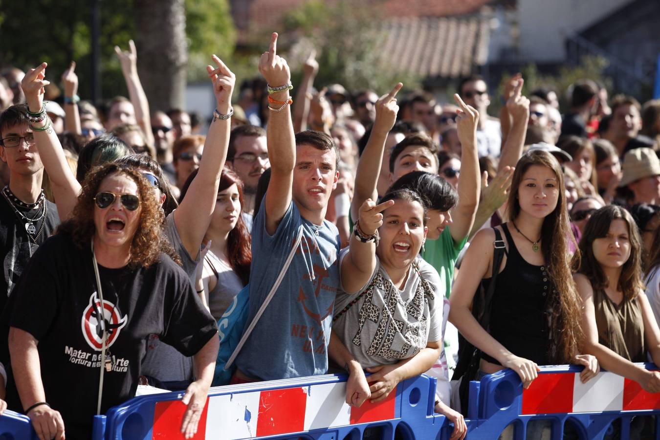 Manifestación antitaurina a las puertas de El Bibio