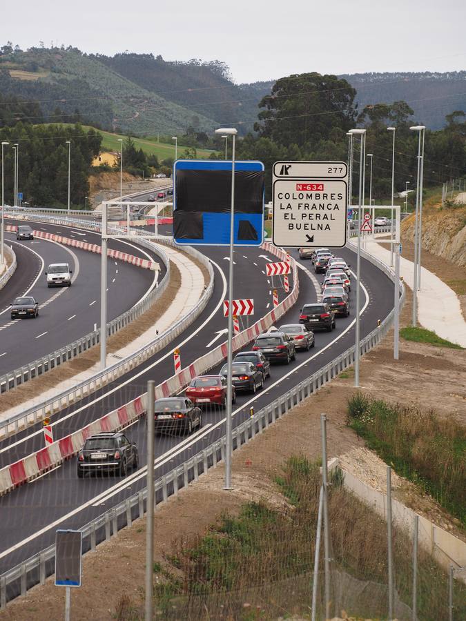 Colapso del tráfico en la Autovía del Cantábrico
