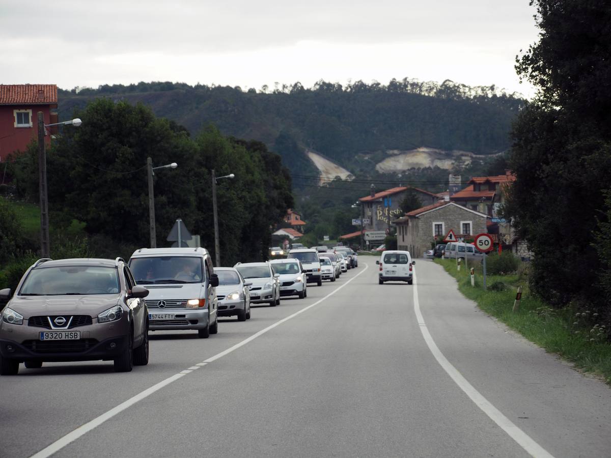 Colapso del tráfico en la Autovía del Cantábrico