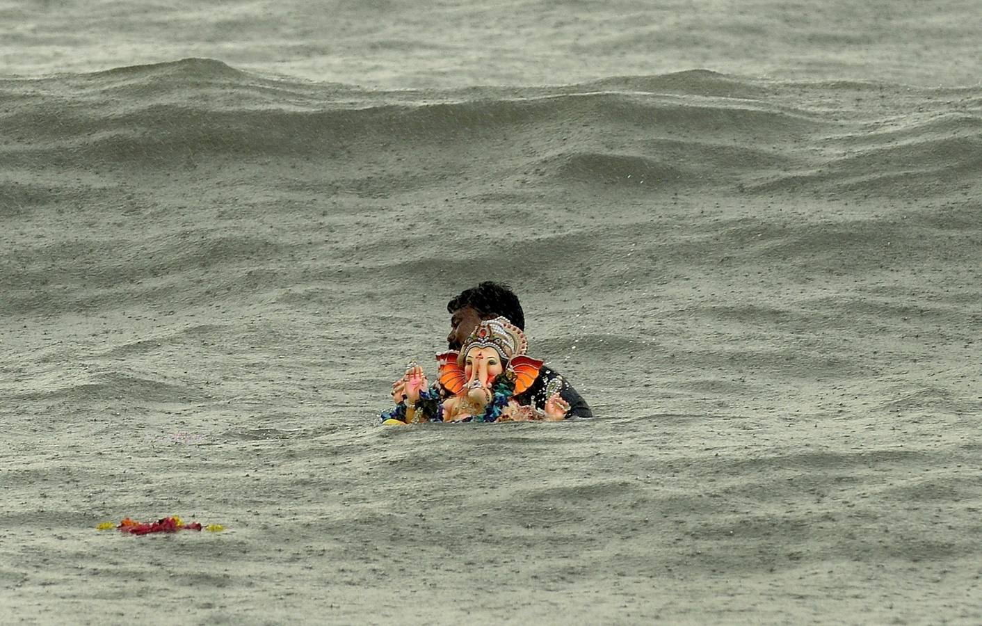 Honores para el dios Ganesha