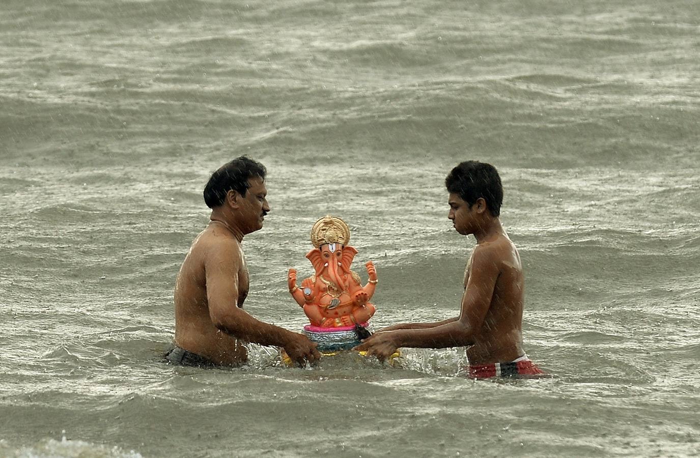 Honores para el dios Ganesha