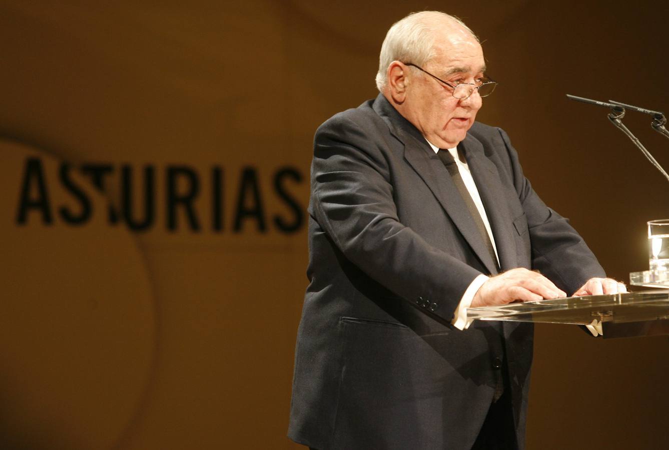 Fallece el asturiano Isidoro Álvarez, presidente de El Corte Inglés