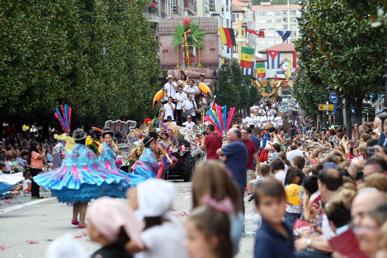 ¿Estuviste en el Desfile del Día de América en Asturias? ¡Búscate! (II)
