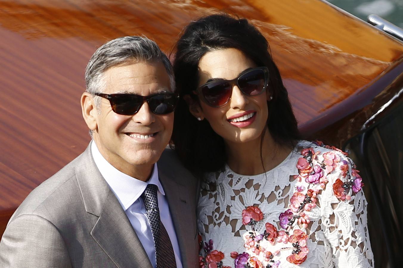 Clooney y Alamuddin almuerzan en familia tras su boda