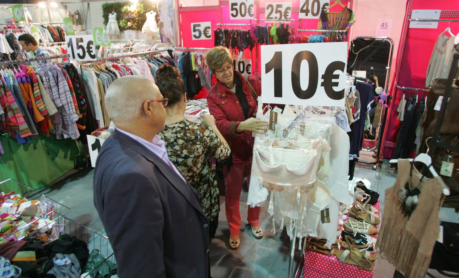 La feria del stock de Gijón, en imágenes