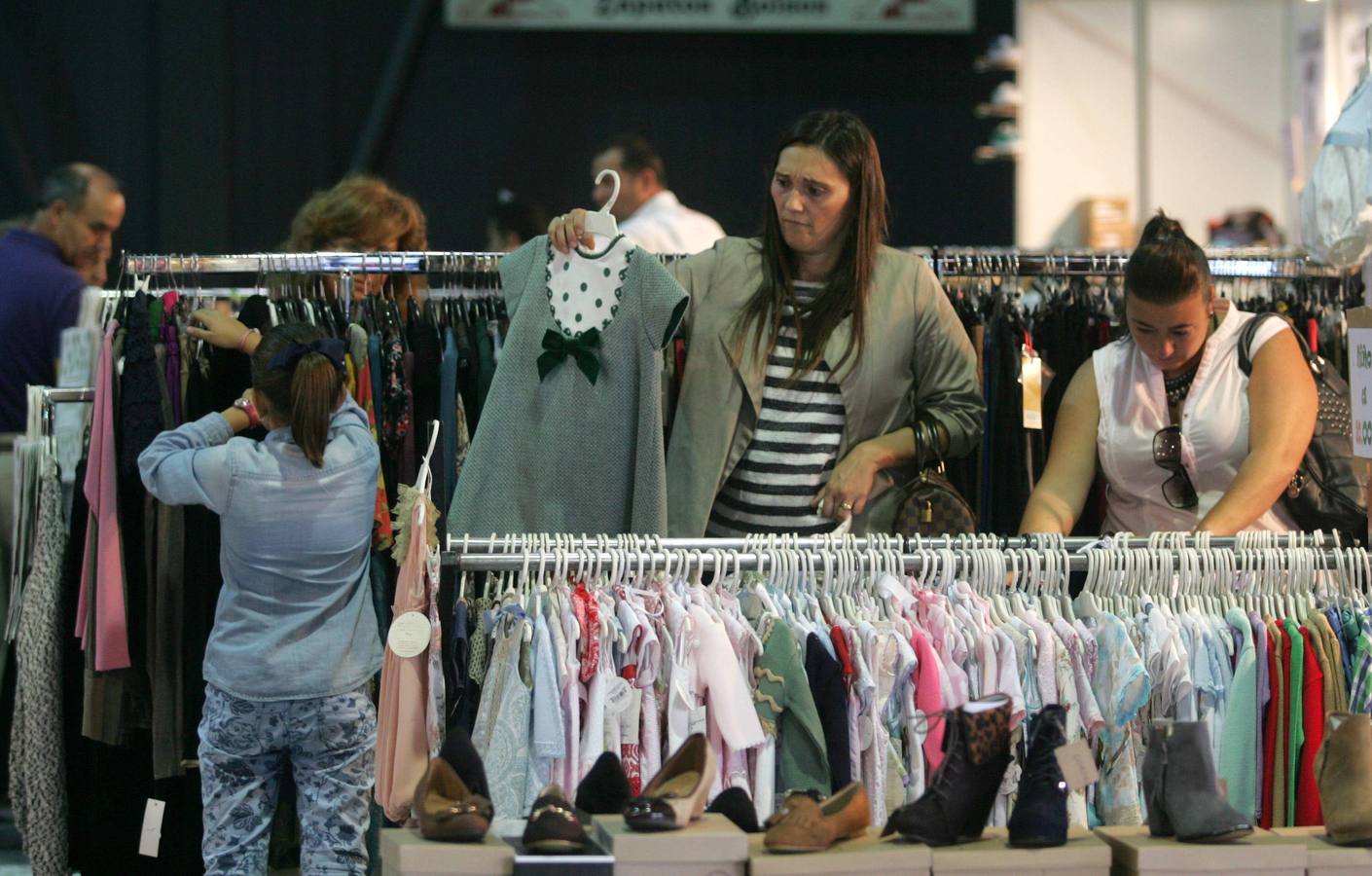 La feria del stock de Gijón, en imágenes