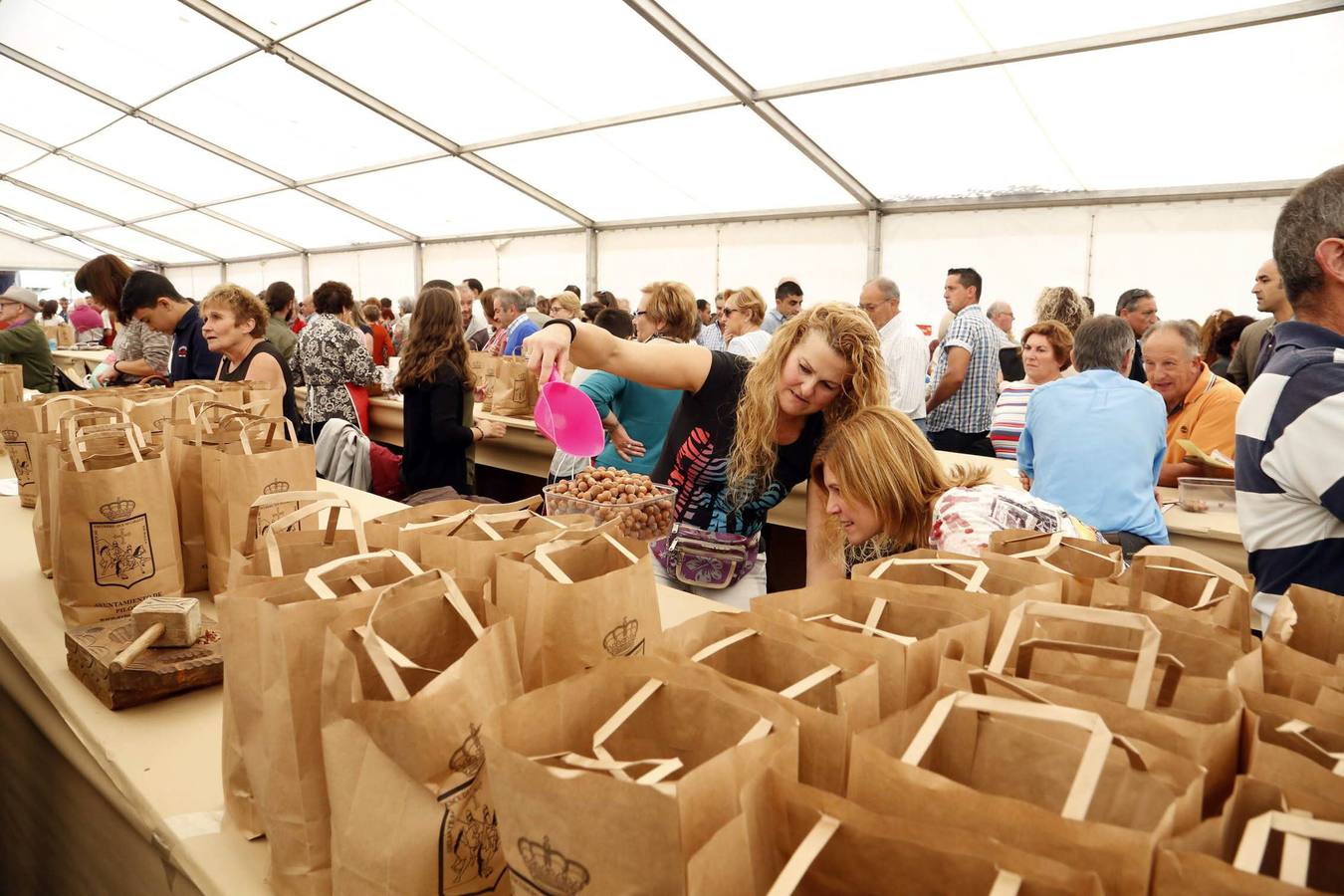 Infiesto celebra el festival de la avellana