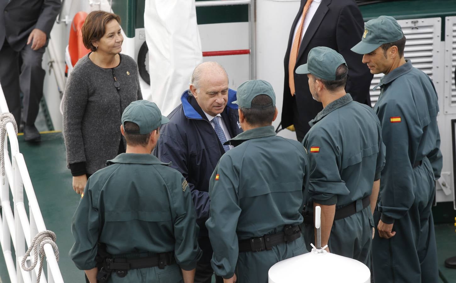 El ministro de Interior visita en Gijón la nueva embarcación de la Guardia Civil