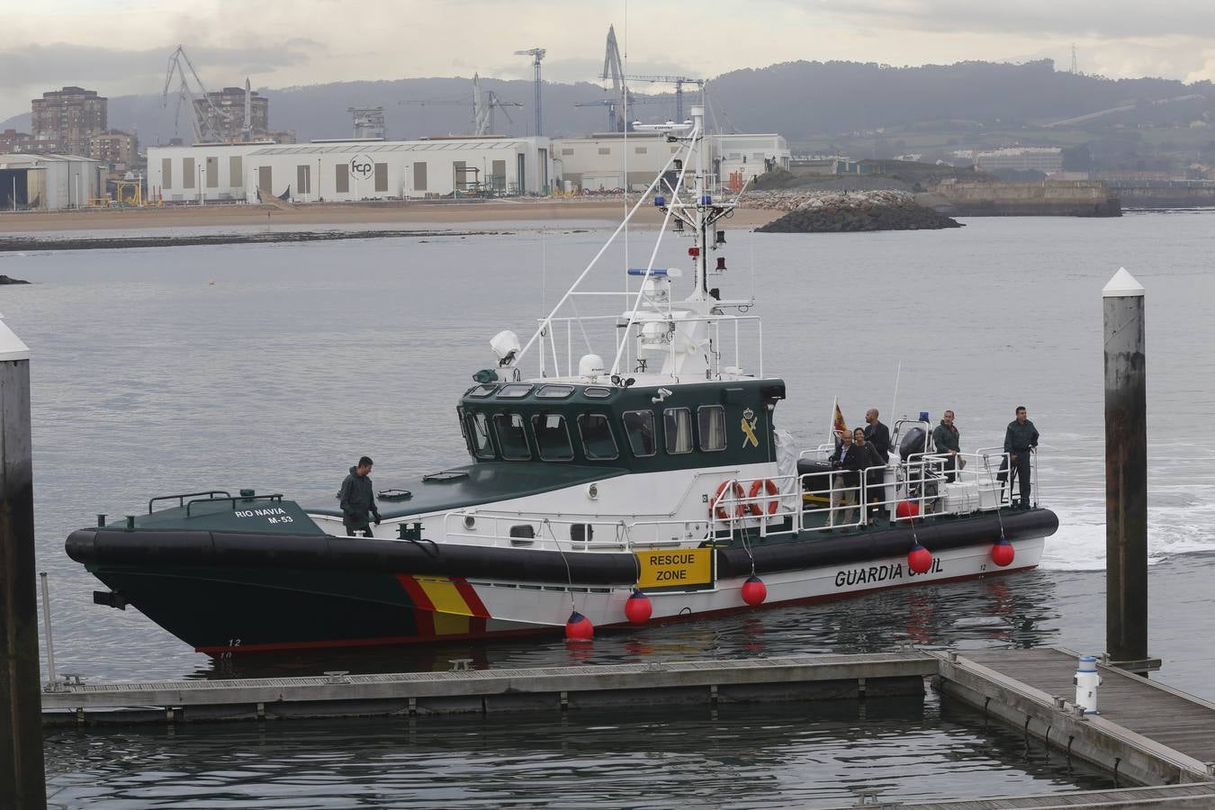 El ministro de Interior visita en Gijón la nueva embarcación de la Guardia Civil