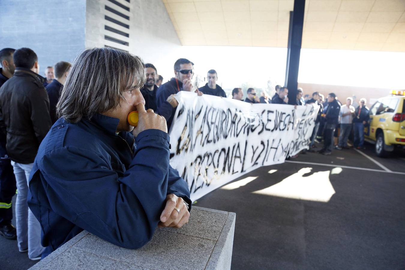 Los bomberos de Asturias protestan por la falta de medios