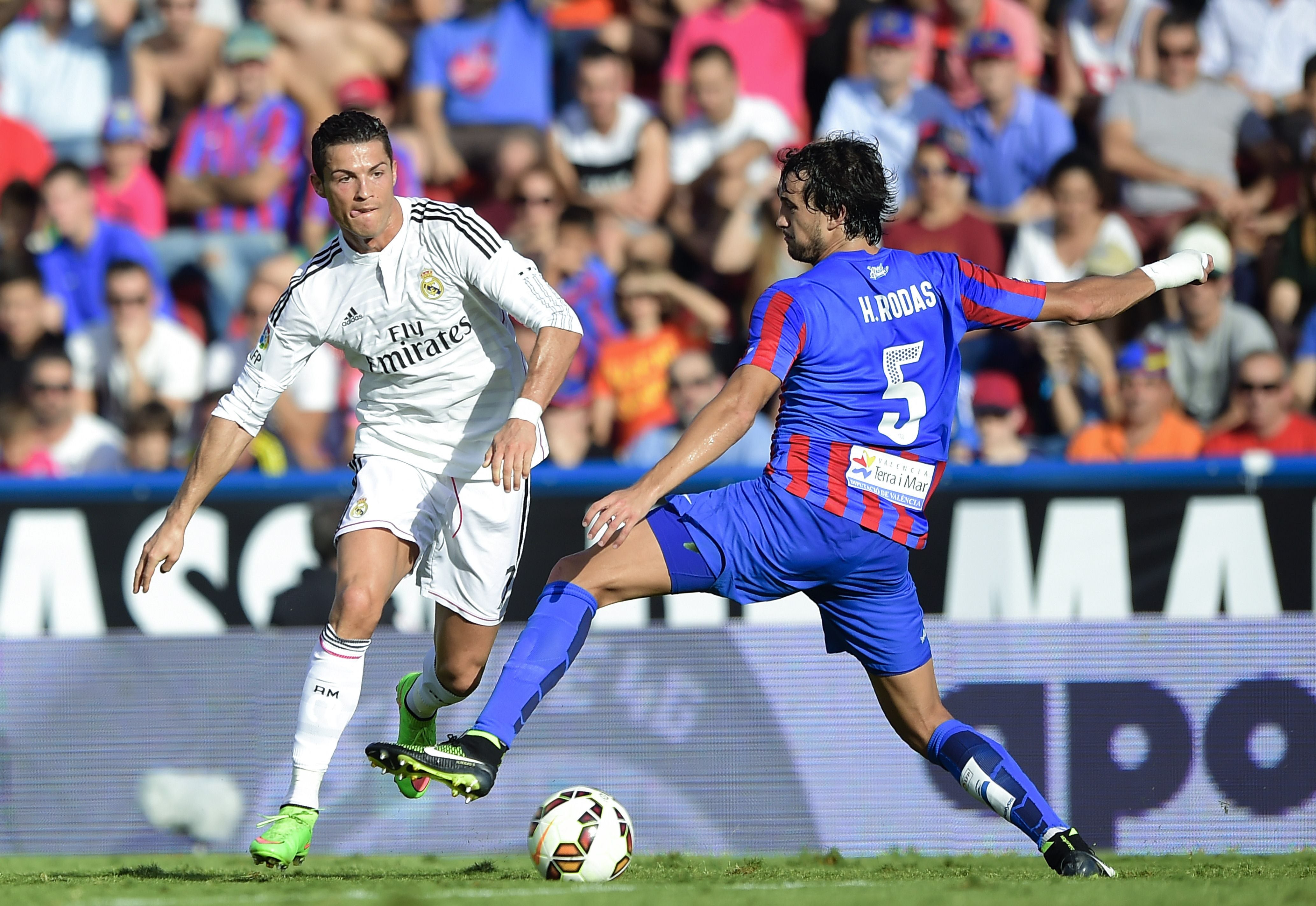 El Real Madrid golea en el Ciutat de València