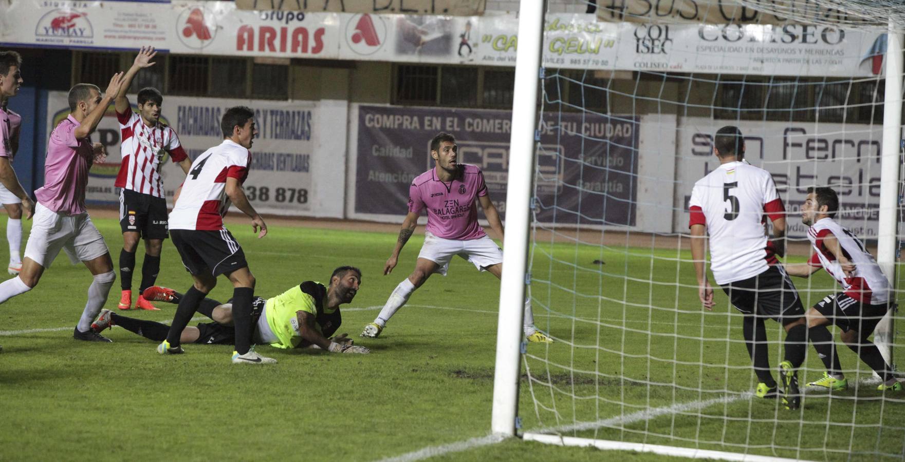 El Real Avilés pierde ante el Logroñés