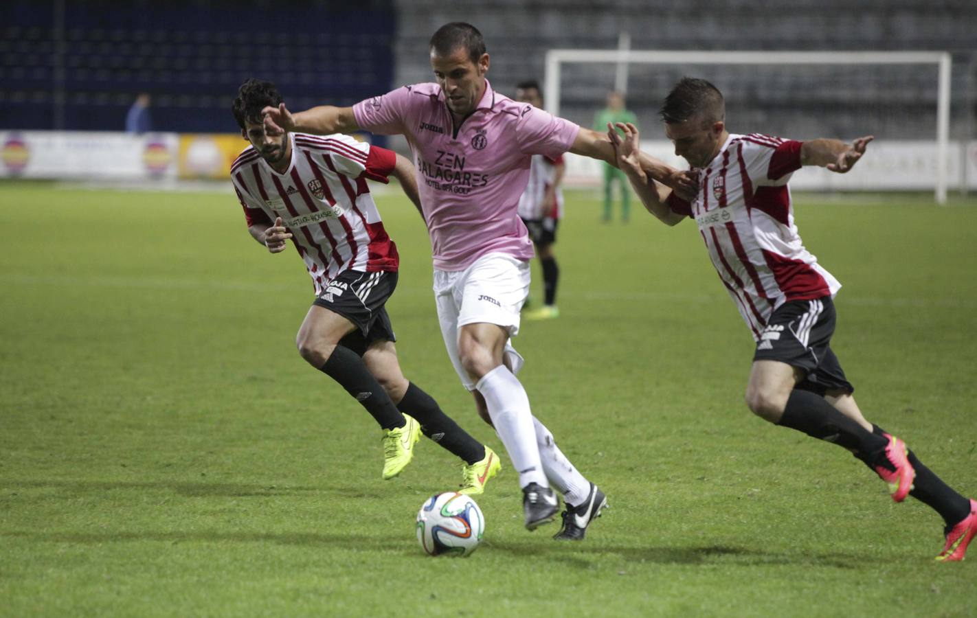 El Real Avilés pierde ante el Logroñés