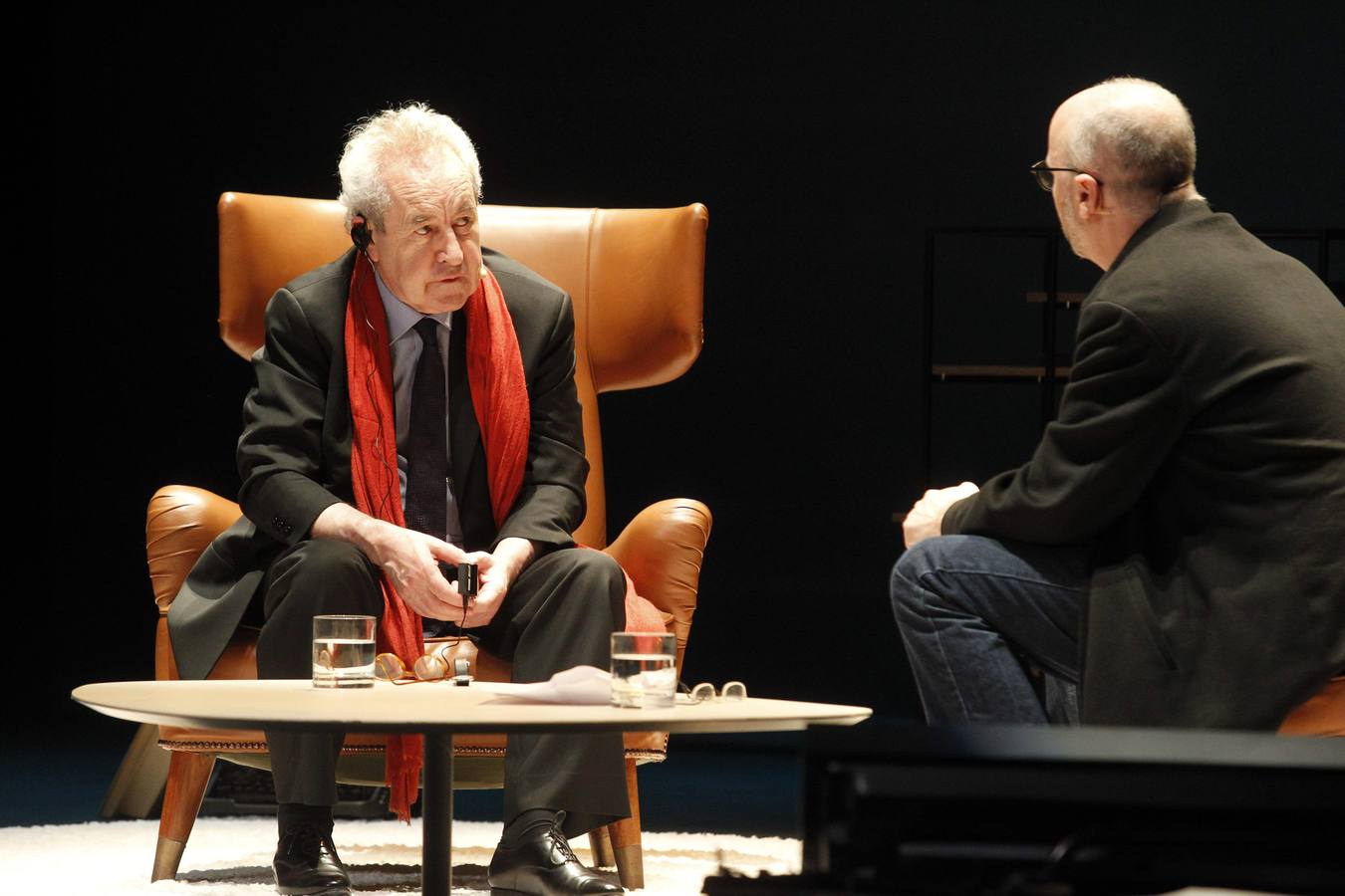 John Banville causa expectación en Gijón