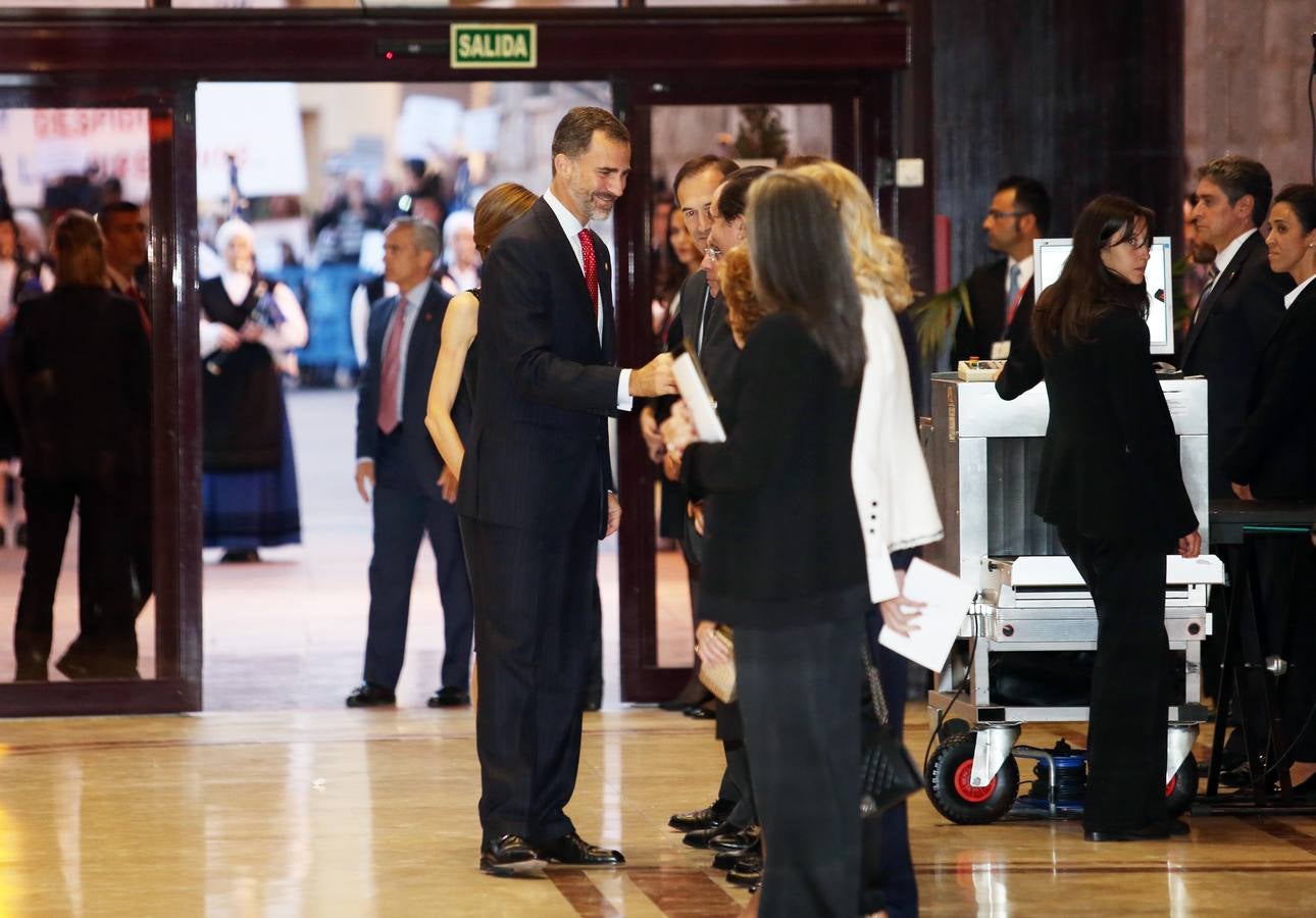 Los Reyes de España llegan a Oviedo para presidir los Premios Príncipe de Asturias